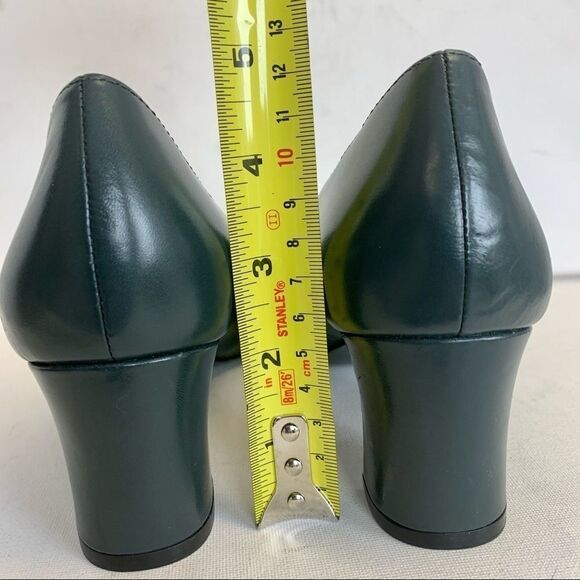 TAHARI "Shirley" Gray Block Heel Pumps Size 7.5 - Picture 6 of 9